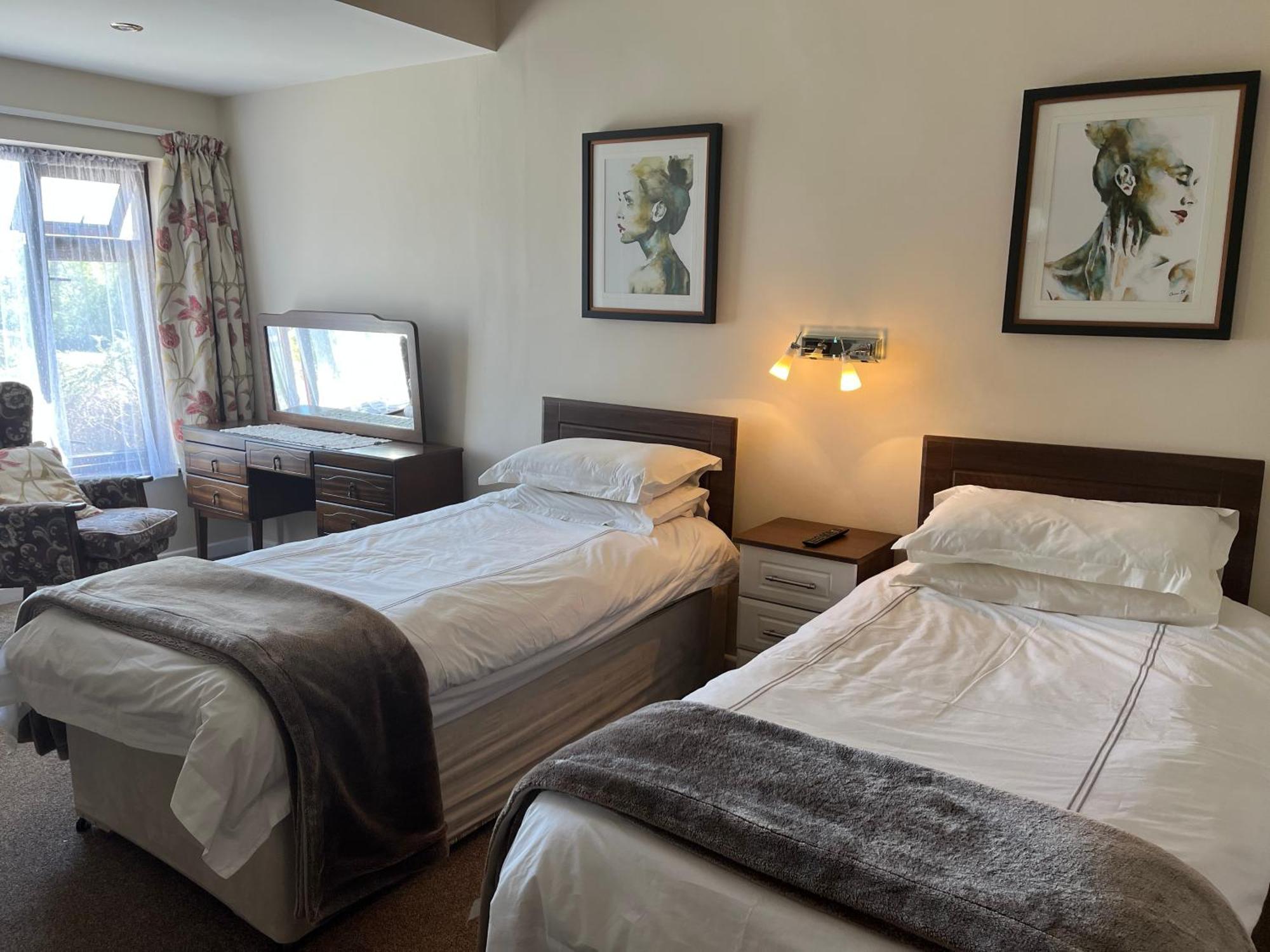 Palmgrove Bed & Breakfast 리스토웰 외부 사진